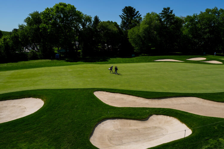 Pair of long shots have the lead at PGA Championship